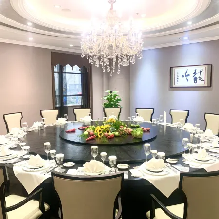 Yangling International Conference & Exhibition Center Hotel Отели в г. Сяньян
