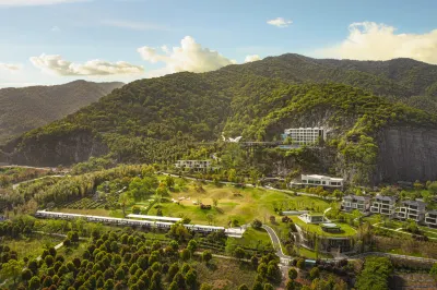 The Cloud Valley Hotels in Zhanggongdong scenic spot