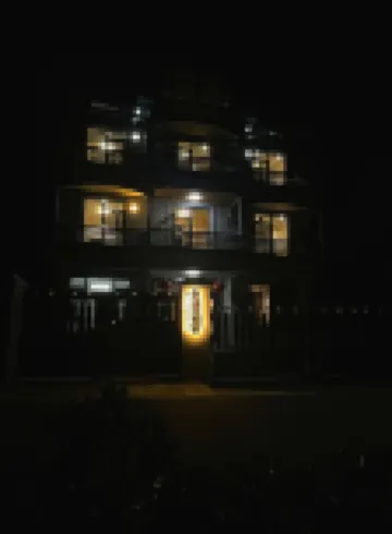 Yueting Qingju Homestay Hotels near Glacier Grand Canyon