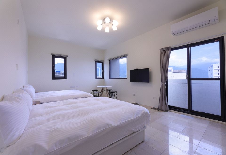 3. SEAVIEW ..