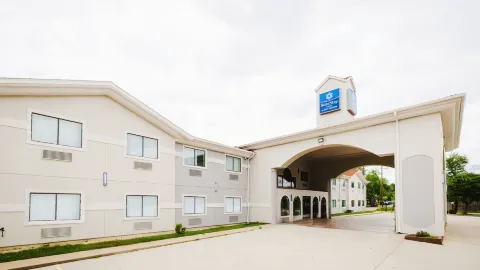 SureStay Studio by Best Western Conroe Downtown in Conroe
