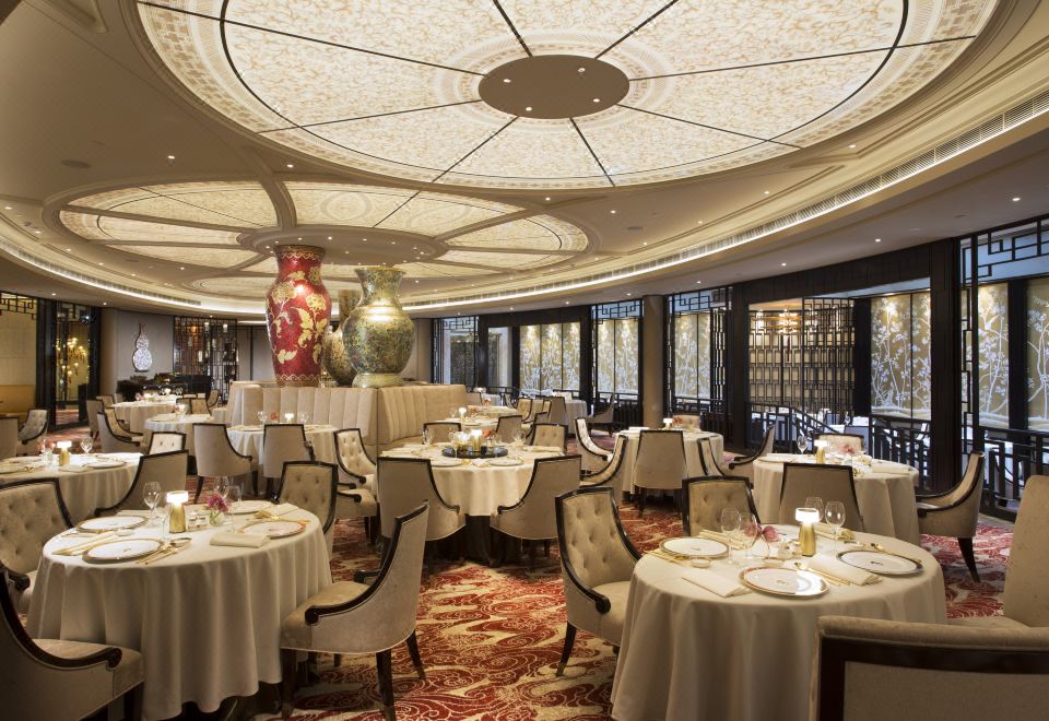 크라운 메트로폴 퍼스