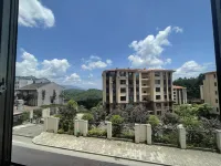 Chongqing Wulong Yiqi Hotel (Xiannvshan Tourist Center) Отели рядом с достопримечательностью «Вулуньский естественный Три моста»