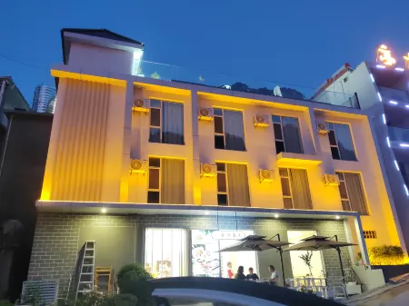 Garden Oasis House Отели рядом с достопримечательностью «Jiulongdong Sceneic Area»