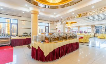 Qingdao Sifang Hotel East Building (Taidong Pedestrian Street Small Village Subway Station)