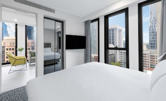 Meriton Suites King Street Melbourne