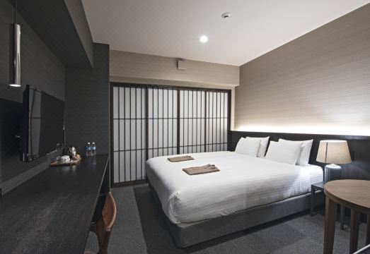 5. 호텔 닌자 블랙..