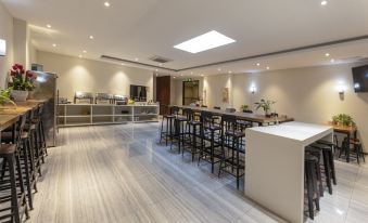 IU Hotel (East China Commercial City Tongli) - Housity