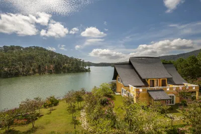 Binh An Village Resort Hotels in Tuyen Lam Lake