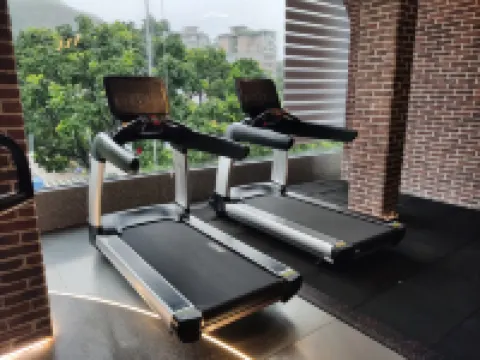 Zhuhai Lishang Hotel (Lvren Road Beach Swimming Pool)