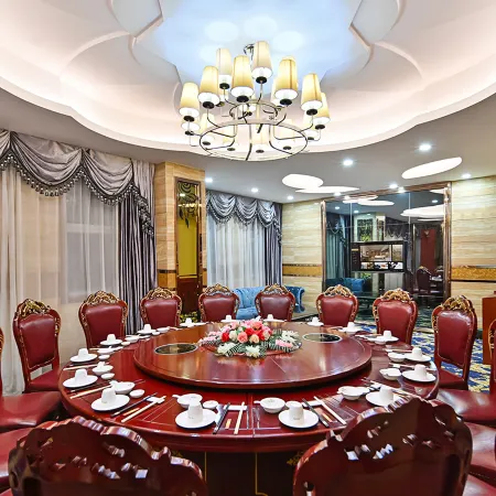 Vienna International Hotel (Hezhou High-speed Railway Station)