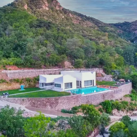 Qianshan·Senyu·Designer Wild Luxury B&B (Tianjin Jizhou Panshan Branch)