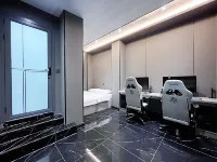 Fenghuang 811 E-Sports Hotel
