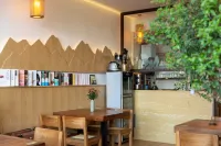 Dele Mingshu First Line Sea View Hotel (Dali Erhai Longkan Wharf)