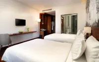 Koulen Central Hotel - parking