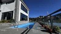 Lijiang Hourglass and Jun View Homestay - Rooftop Pools