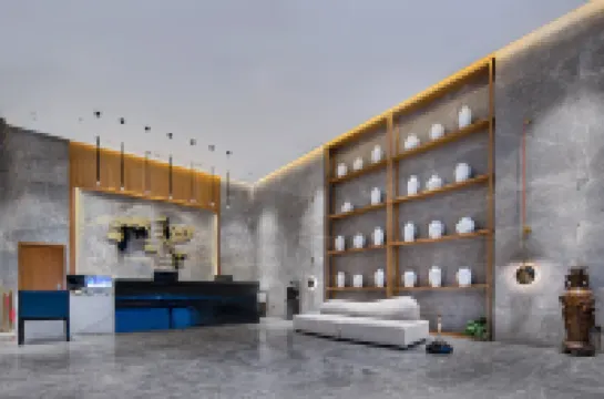 達州紫荊名人飯店（達州市羅浮廣場火車站店）