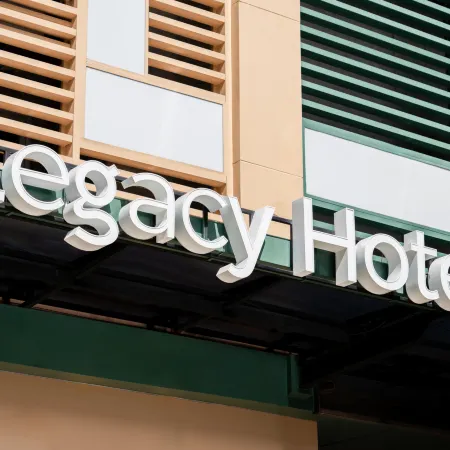 The Legacy Hotel Nana Sukhumvit, Aspira Collection Отели рядом с достопримечательностью «Станция надземного метро Chit Lom»