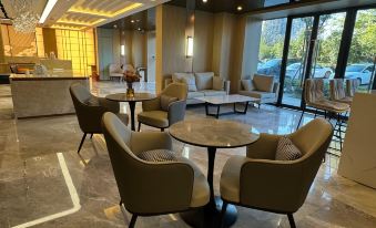 Days Select Wyndham Hotel (Kunming Dianchi Convention and Exhibition Centre)