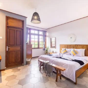 Interconnection Hostel