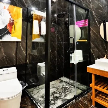 Century Sakura Hotel (Luoding Shiniushan Forest Park Branch)