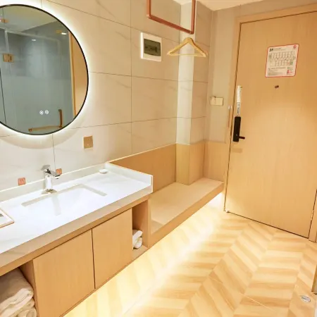 Longhai International Hotel Hotels in Huaibin