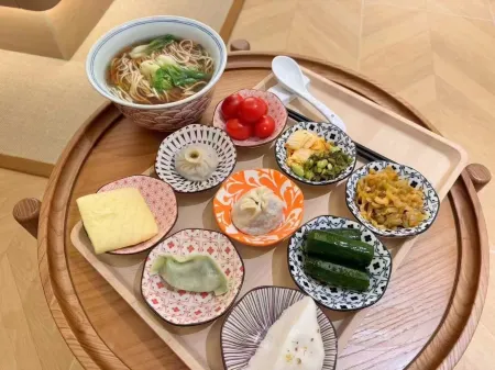 Floral Lux Hotel · Niushou Yinlan Hotel (Nanjing Niushou West Gate Jinling Town Branch) Отели рядом с достопримечательностью «Foding  Palace»