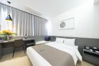 Gloucester Hotel Cheongju Hotel dekat Guamsa