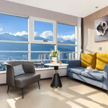 Da Guan Hotel (Dali Erhai Park High-speed Railway Station Branch)