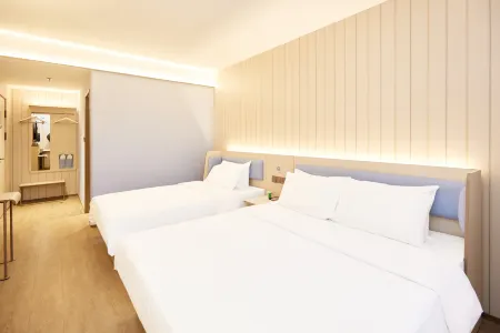 Waiting Light Hotel (Shanghai Daning International Yanchang Road Subway Station) Отели рядом с достопримечательностью «Shanghai Circus World»