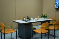 Ant Nest Light Luxury Apartment - بار