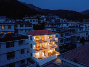 Floral Hotel· Xixia Qingye Hotel(Grape Beach Beach Branch)