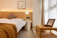 Zizaitian Homestay (Dujiangyan Scenic Area South Bridge Branch) - balcony