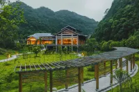 廣悅華.火賣地質研學營地 樂業-鳳山世界地質公園附近的飯店