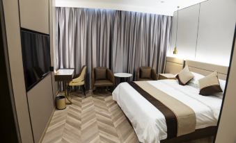 Yongning Xintiandi Holiday Hotel