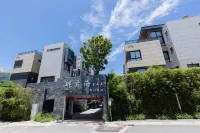 The Sea Inn (Dongshan Island) Hotels near Jinluan Bay Beach