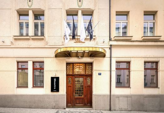 아드레즈의 호텔 마에스트로