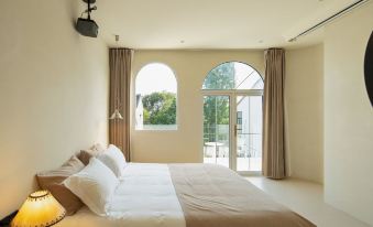 Chunye Design Homestay (Wuzhen Xizha Scenic Area)