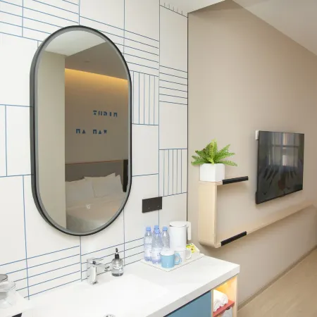 Home Inn (Sports Center, KangBo Avenue, Dezhou Development Zone)