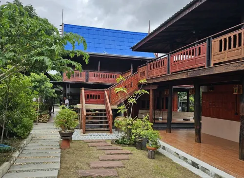 Nipatra Homestay Hotels in Bang Kruai
