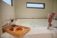 弥勒仁邦康養温泉ホテル（湖泉自然公園） - カップル