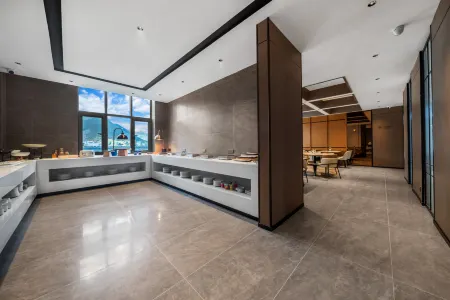 Homeinn Plus Hotel (Kangding Xinduqiao Town National Highway G318) Отели рядом с достопримечательностью «Xinduqiao Town»