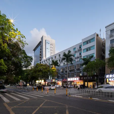 Seasons Hotel (Shenzhen Baoan Turning Subway Station Branch) Отели рядом с достопримечательностью «Театр Хайя»