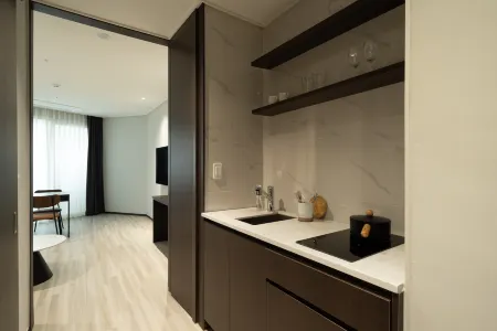 Le Collective Sokcho Beach Отели рядом с достопримечательностью «Sokcho City Museum & Displaced Civilians Folk Village»