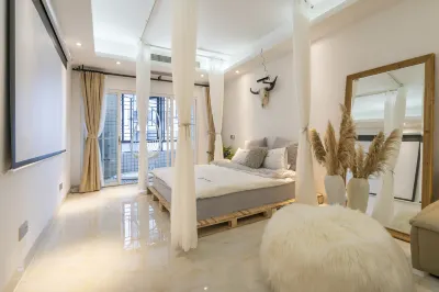 Nanting Film and Television Apartment