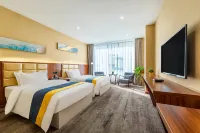 Lanxi Light Luxury Cinema Hotel (Zunyi Ningbo Road Branch)