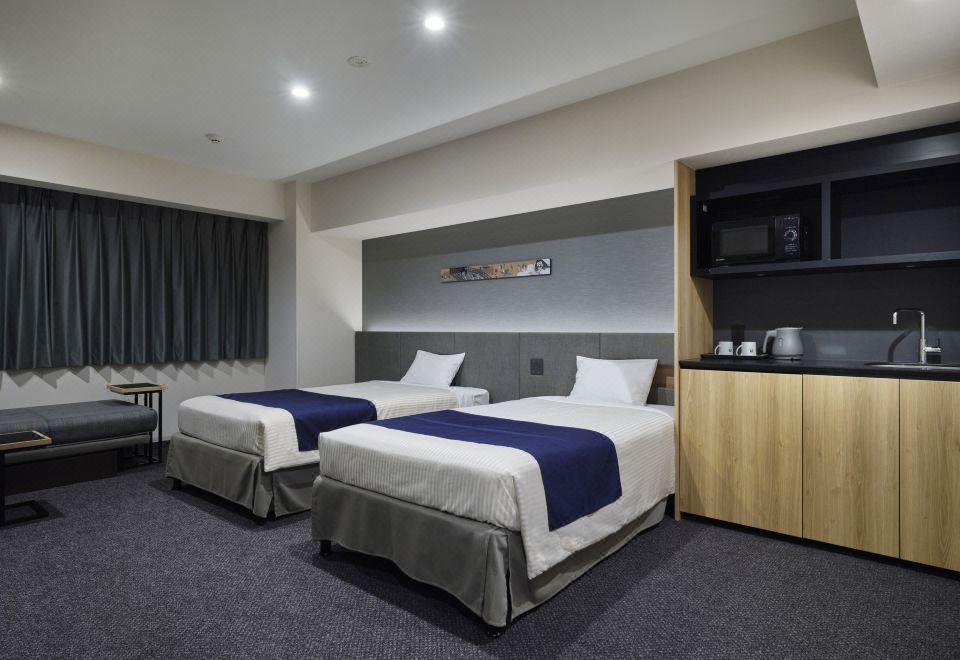 1. 호텔 먼데이 아..