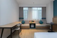 Ni Hao Hotel (Wuhan Renmin Qichecheng) Các khách sạn gần Wuhan Business College