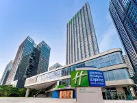 Holiday Inn Express Shenzhen Guangming by IHG Hôtels à proximité de : Guangming Mass Sports Center