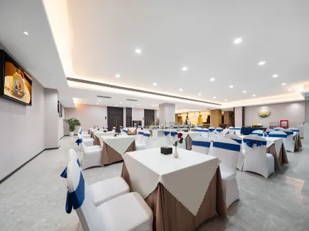 Guobin Hotel (Hua County Flagship)